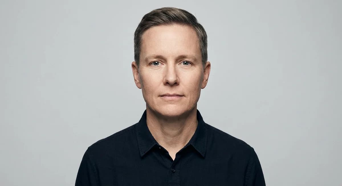 Portrait photograph before Da Vinci style conversion